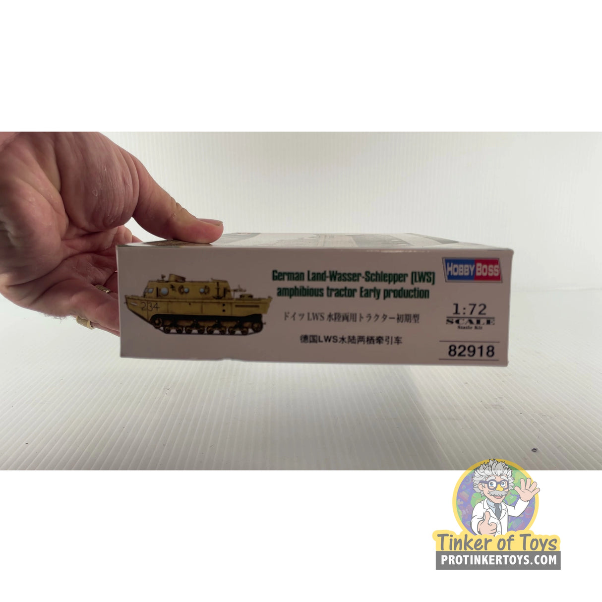 German Land-Wasser-Schlepper (LWS) amphibious tractor Early production 1:72 | PENDING-1692001-07071328-C137 | Hobby Boss