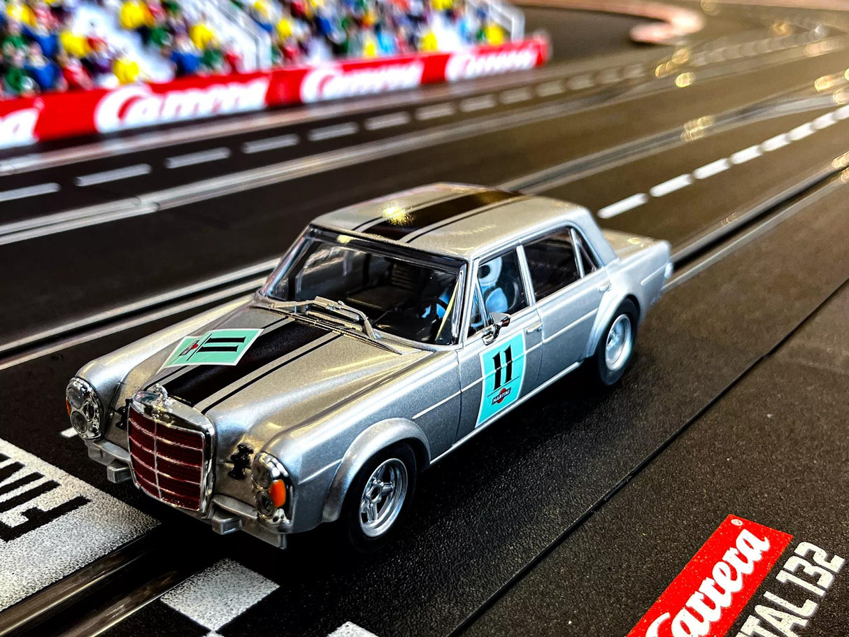 Mercedes-Benz 300 SEL 6.3 AMG Preis der Nationen 1970 No.11 | 20031088 | Carrera Digital 132