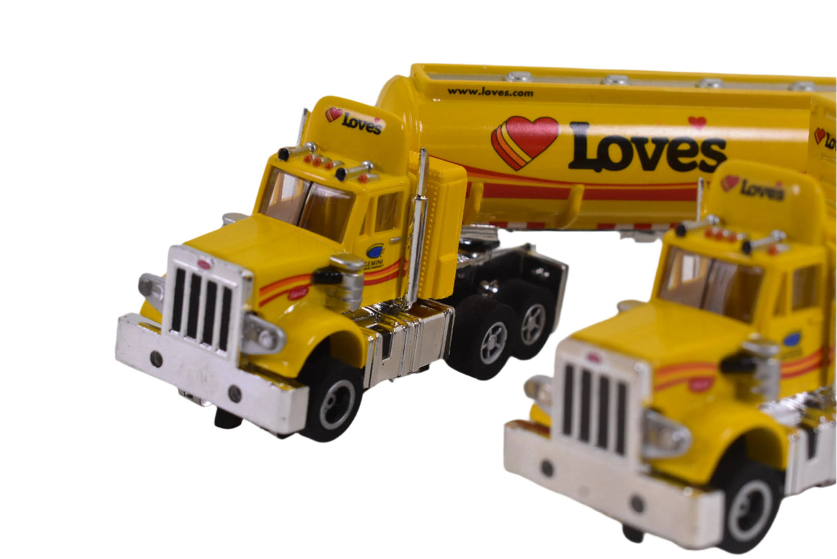 Loves keep America Truckin' Across America 14.5 ' Slot Car Set | CP8159 | Auto World