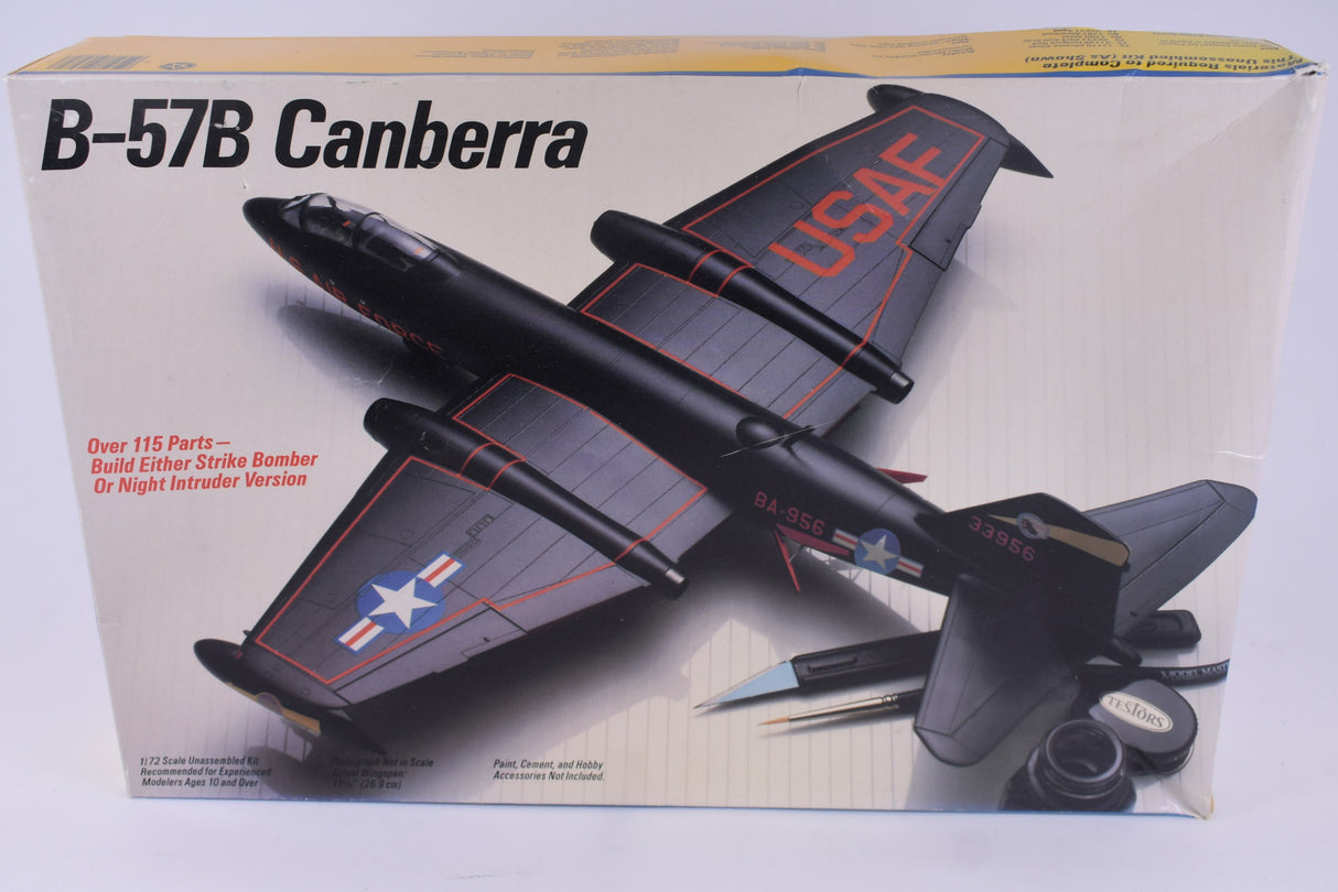 B-57 CANBERRA Scale 1/72 |698 | Testor