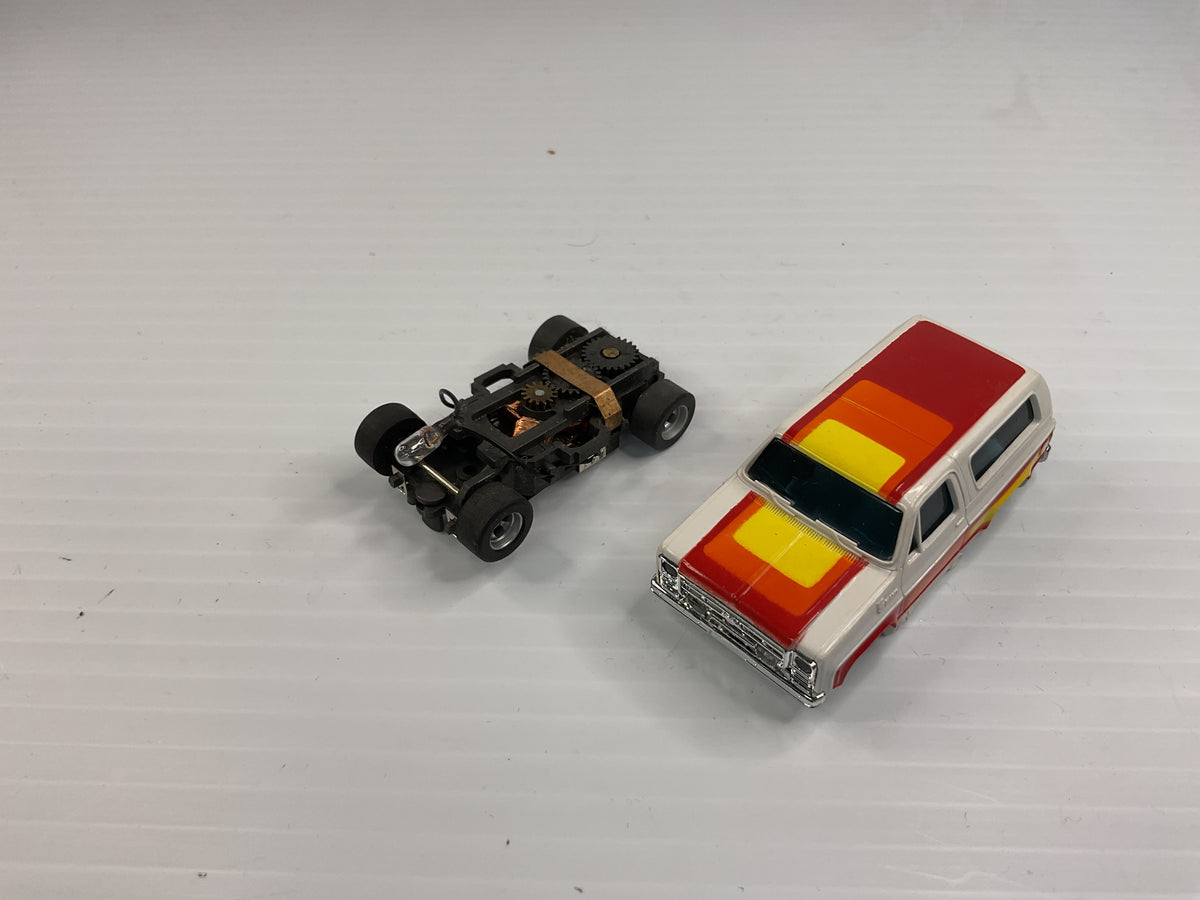 Aurora AFX magnatraction lIghted Chevy Blazer White/red/Orange/Yellow | 1984 | Aurora - AFX