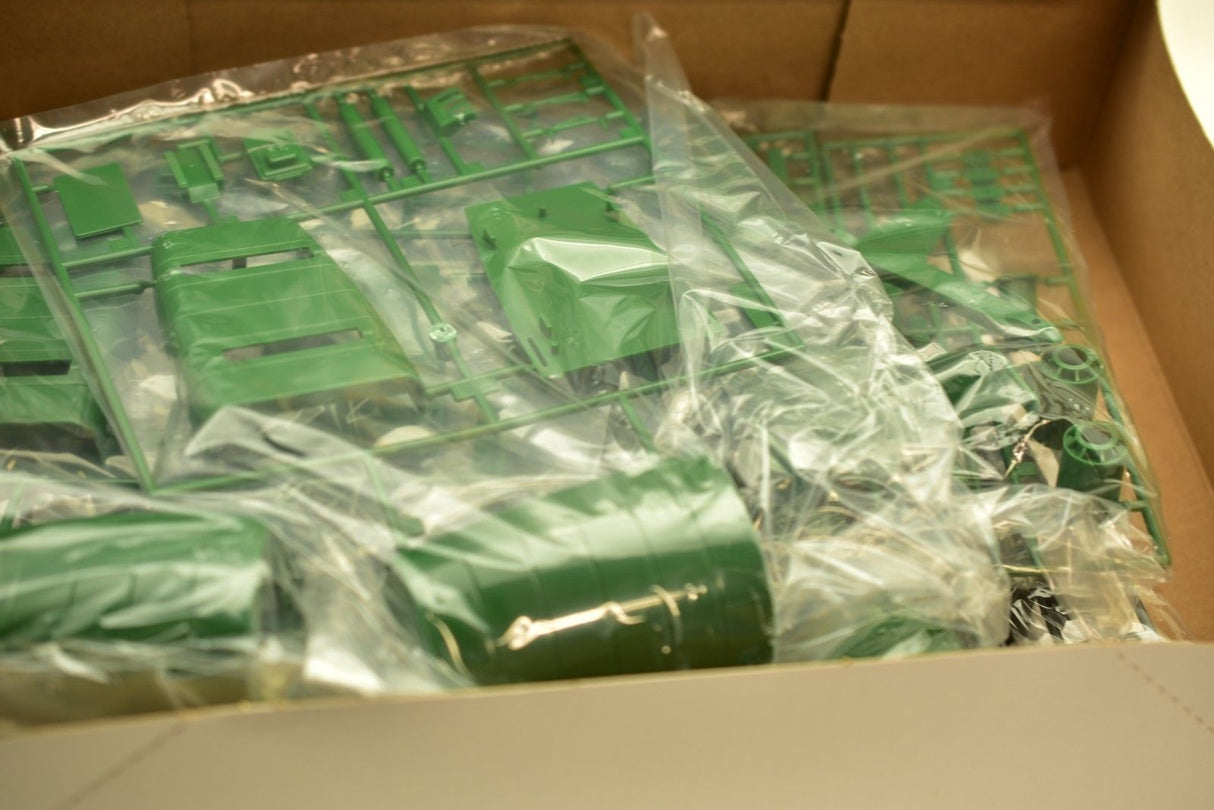 Second Chance Thunderbird TB-2 Container Dock 1:350 Scale | 1207 | IMEX