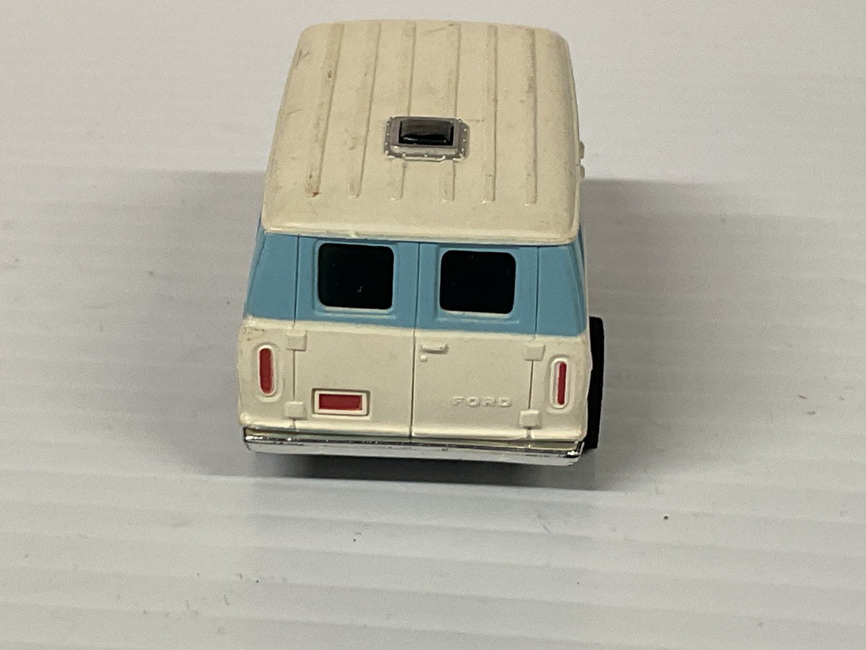 Aurora AFX magnatraction Ford Street Van White/Blue | 1943 | Aurora - AFX