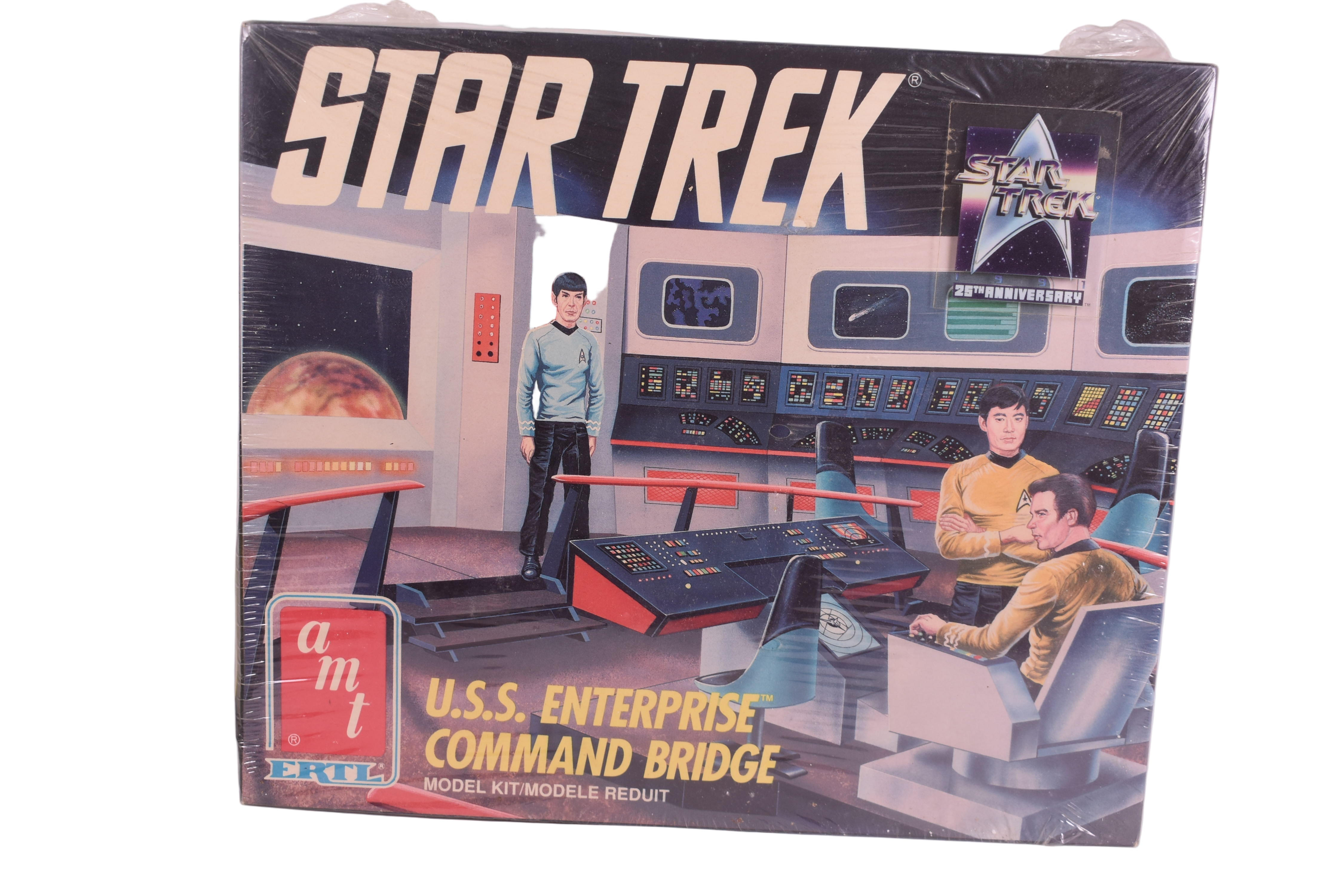 Star Trek U.S.S Enterprise Command Bridge Model Kit | 6007 | AMT