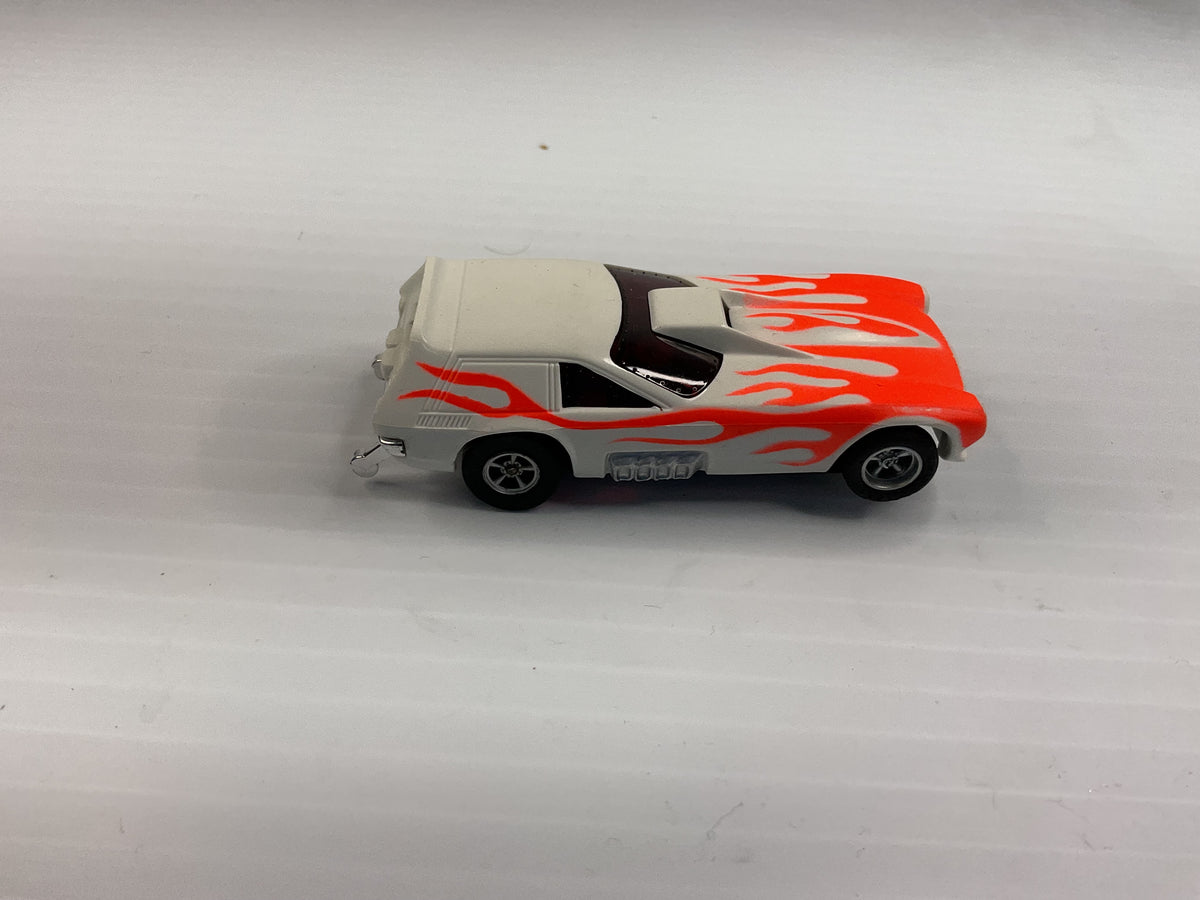 Aurora AFX non-magnatraction 1971 Vega Gasser White/Flourescent Flames | 1759 | Aurora - AFX