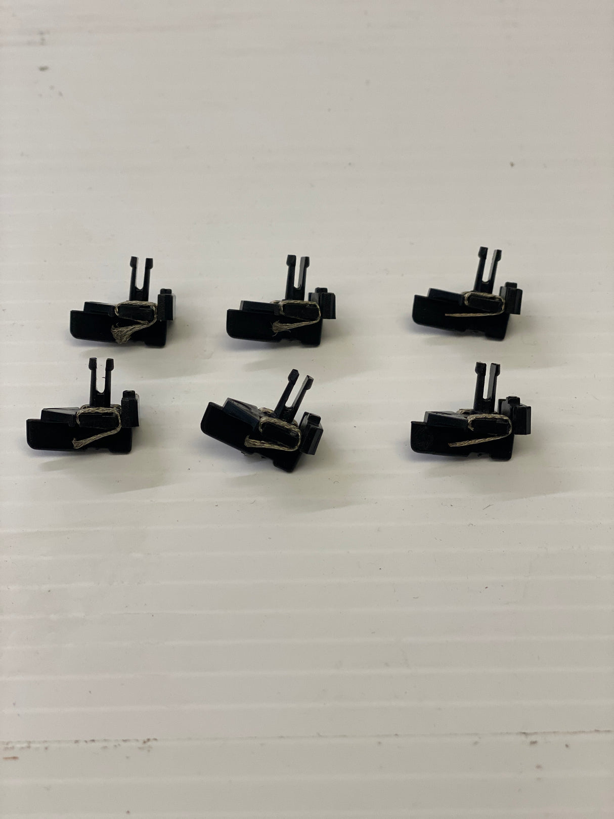 Guide Pins with Braids, old style 1998-2002 6/ea | C8071 | Scalextric