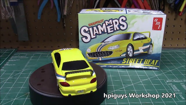 Street Heat 1998 Chrysler Concorde Slammers SNAP 1:25 Scale Model Kit | AMT1227M | AMT