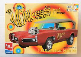 The Monkees Mobile Barris Kustom 1:25 Plastic Model Kit | 30259 | AMT