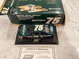 Remington Racing Thunderbird " Morgan Shepherd " 1/24 Scale | 3827 | Revell Collection