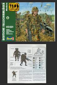 Second Chance German Paratroops WWII 51 parts 1:72 Figure Set | 02521 | Revell Model Co.