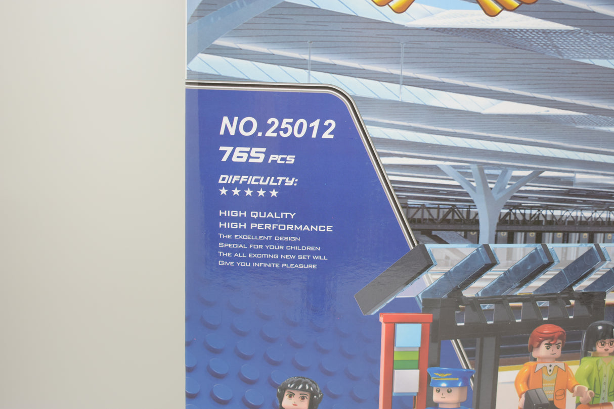 Train and station building set with 765 pieces for building for Electric Train AUS25012