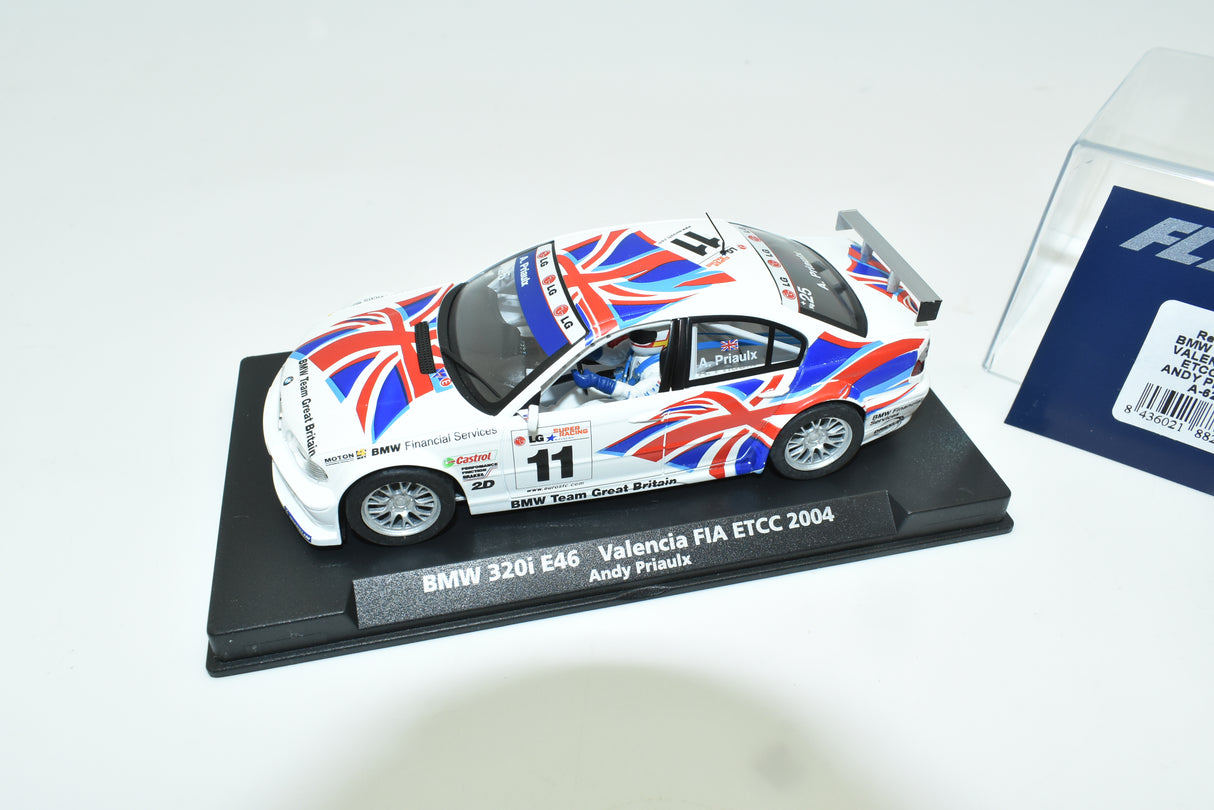 Slot car of a 2004 BMW 320i E46 race car for Fly Car 88209, front view