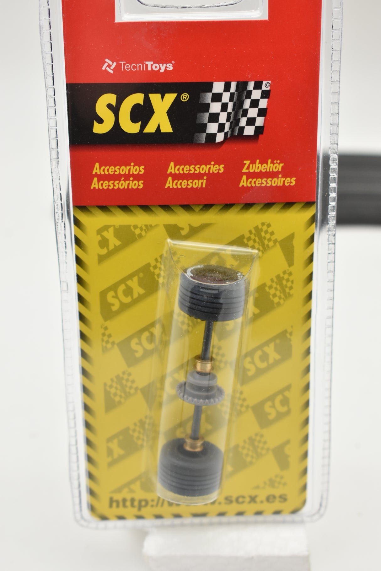 Rear axle for race car model, black and silver metal component for SCX 88190