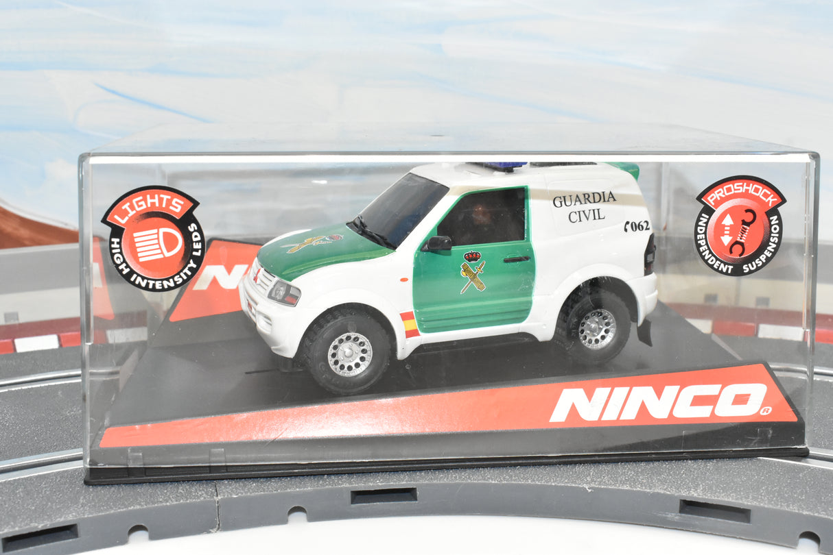White and green Mitsubishi Pajero Guardia Civil slot car in clear plastic case for ZZ Expired Kim Collection 50519