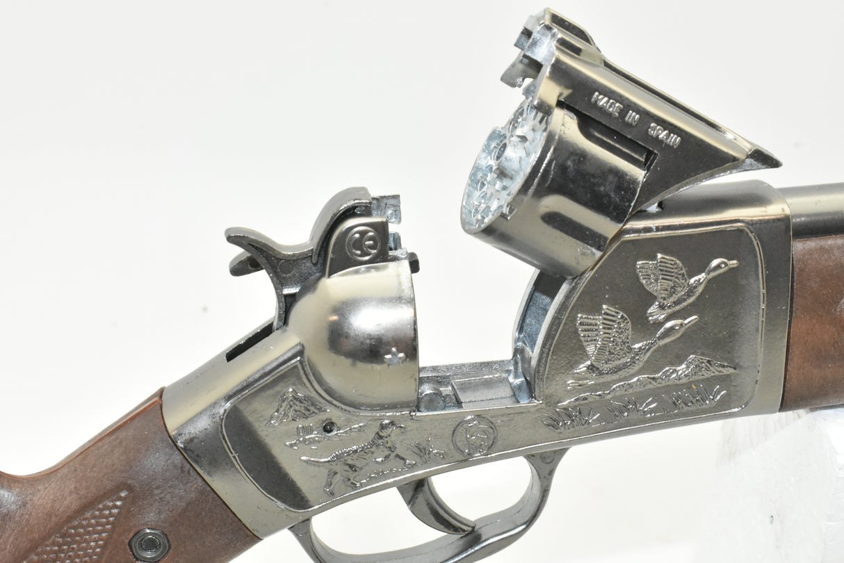 Toy rifle with engraved ducks and "Made in Spain" marking for 4732 4732C