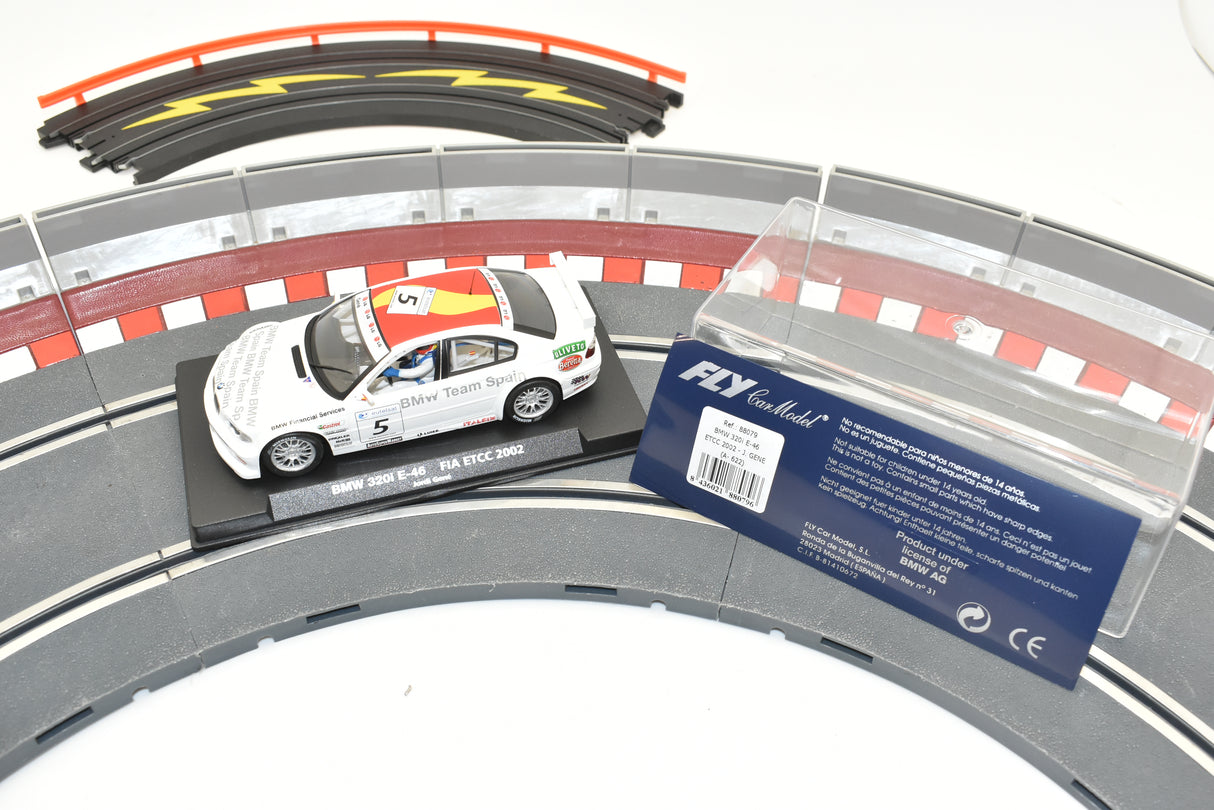 Race track with a BMW 320i E-46 model car and packaging for Fly Car ETCC 2002 -J.Gene