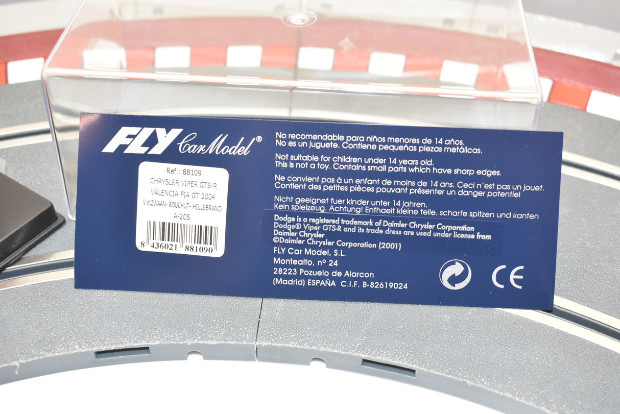Model car box showing Chrysler Viper GTS-R details and safety warnings for Fly Car 88109