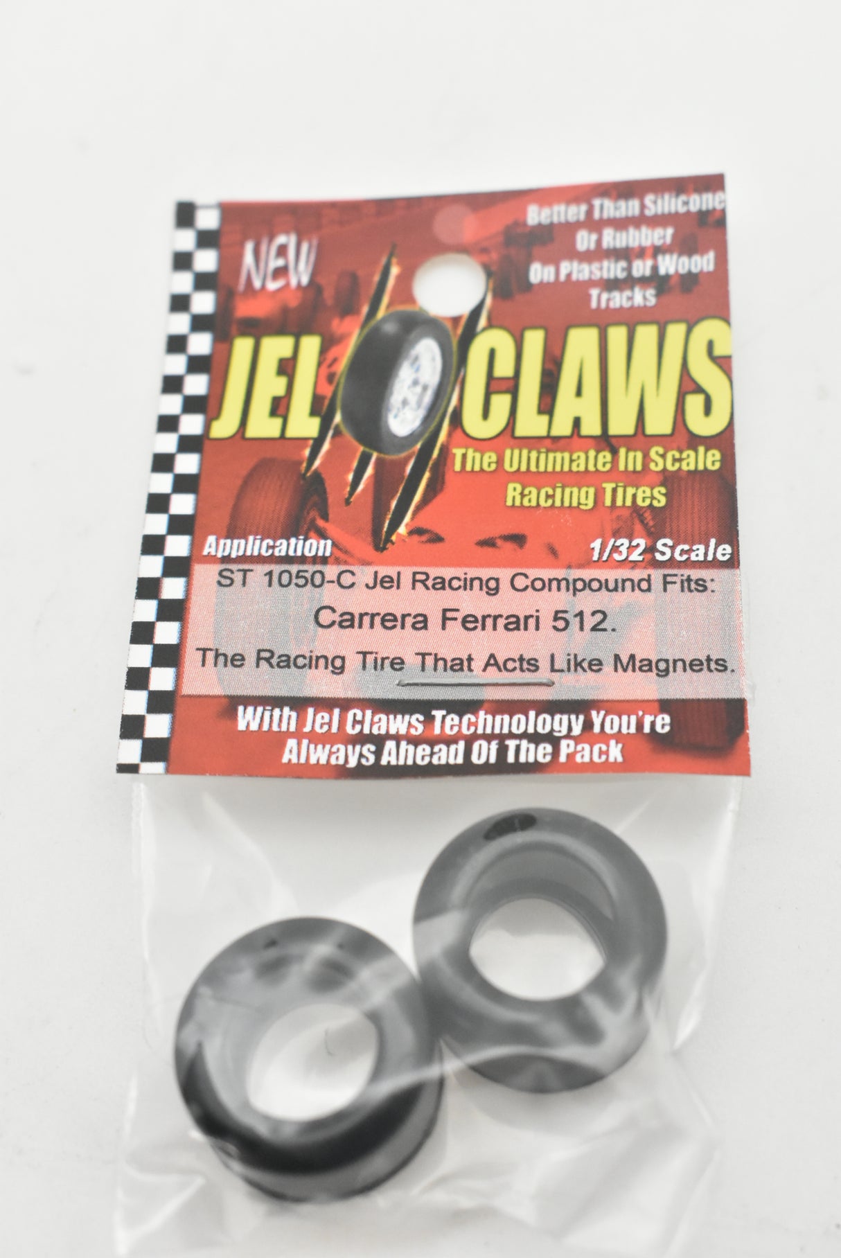 Tire set for 1:32 scale racing, fitting Carrera Ferrari 512