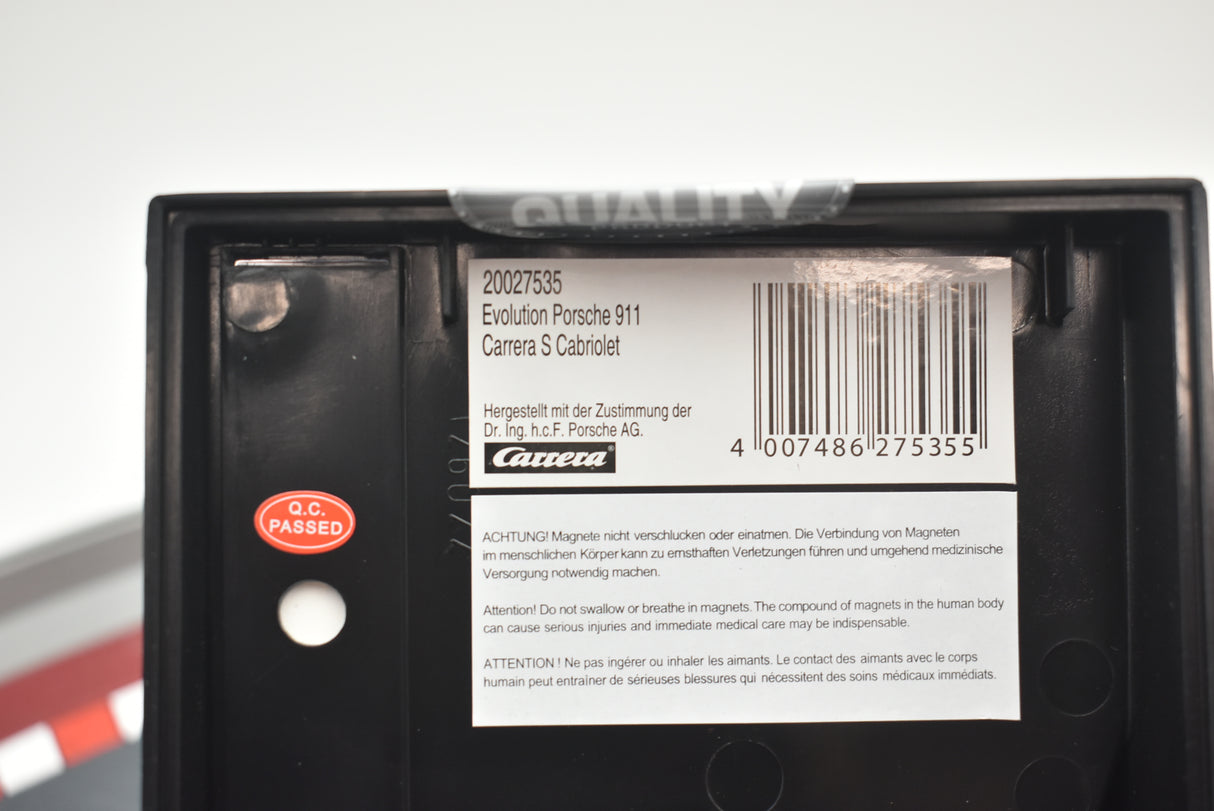 Product packaging showing model details for Porsche 911 Carrera S Cabriolet for 27535