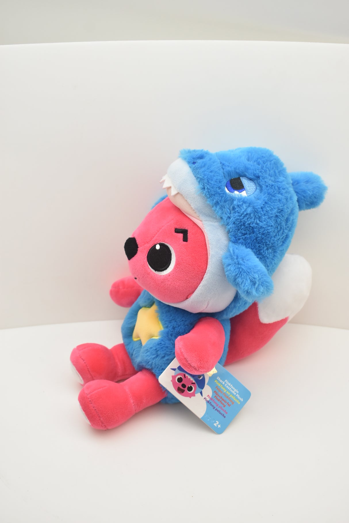 Plush toy featuring a pink bear and a blue shark together for Pinkfong Plush 61048