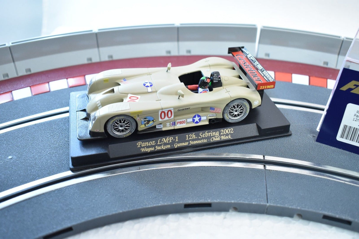 Model race car: Panoz LMP-1, 12h. Sebring 2002 race car display for Fly Car A222