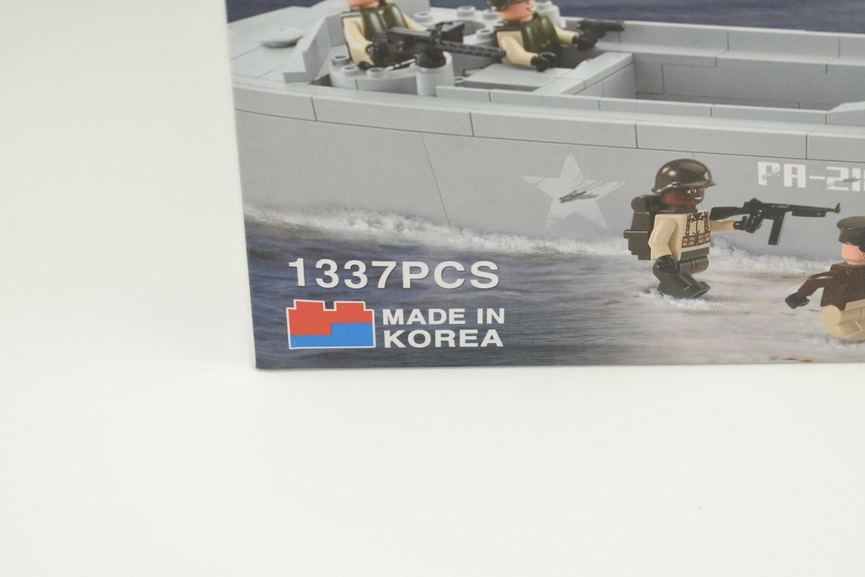 WWII/Korean War landing set showing soldiers on a boat for Oxford OXF33020