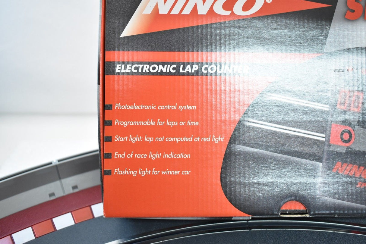 Lap counter features: photoelectric control, programmable laps/time, start/end lights, winner flash for Ninco 10404