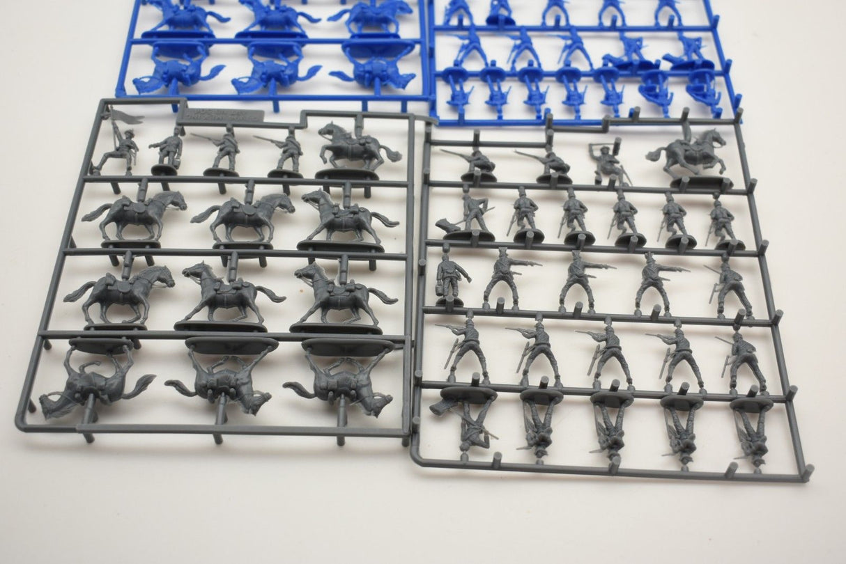 Civil War miniature figures in blue and gray plastic sets for IMEX 602