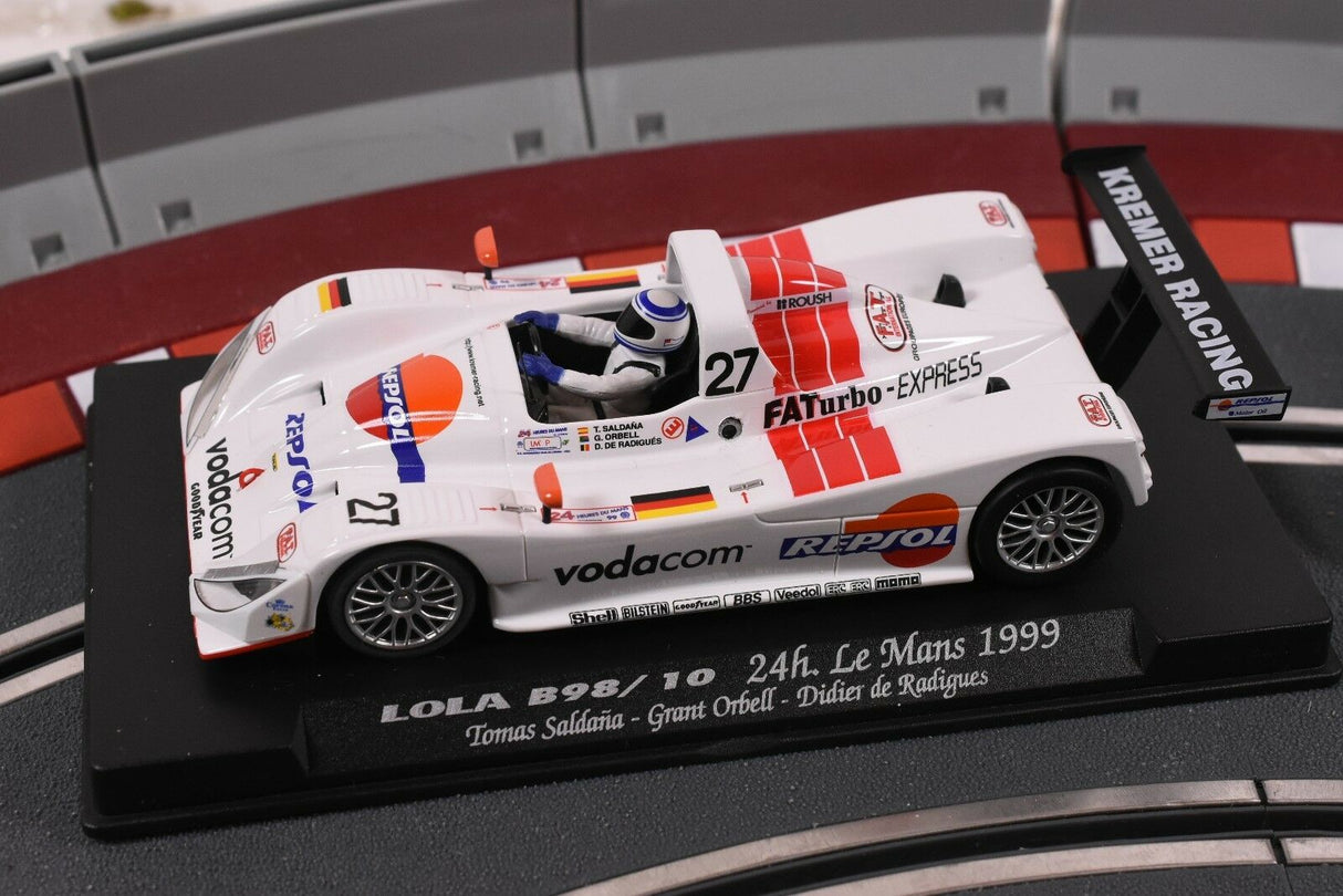 White race car model, Lola B98/10, from the 1999 Le Mans race for Fly Car 88039