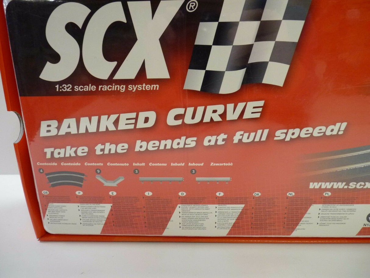 Track section for 1:32 scale racing: banked curve with supports and barriers for SCX 88680
