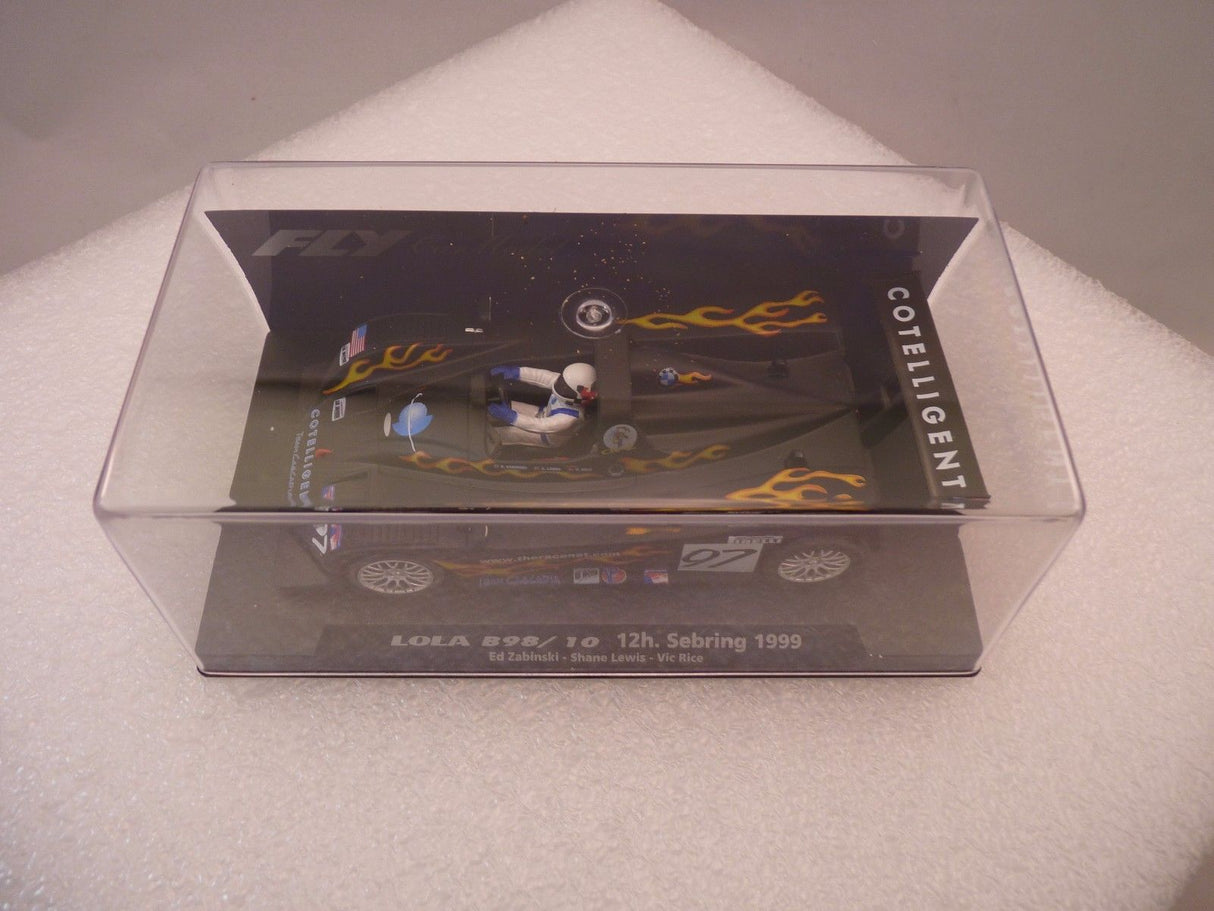 Slot car display box: Lola B98/10, 12h. Sebring 1999 for Fly Car 88066