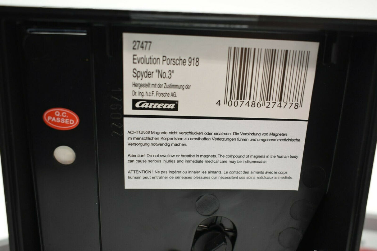 Warning label for Porsche 918 Spyder, detailing magnet safety precautions for Carrera 48627477