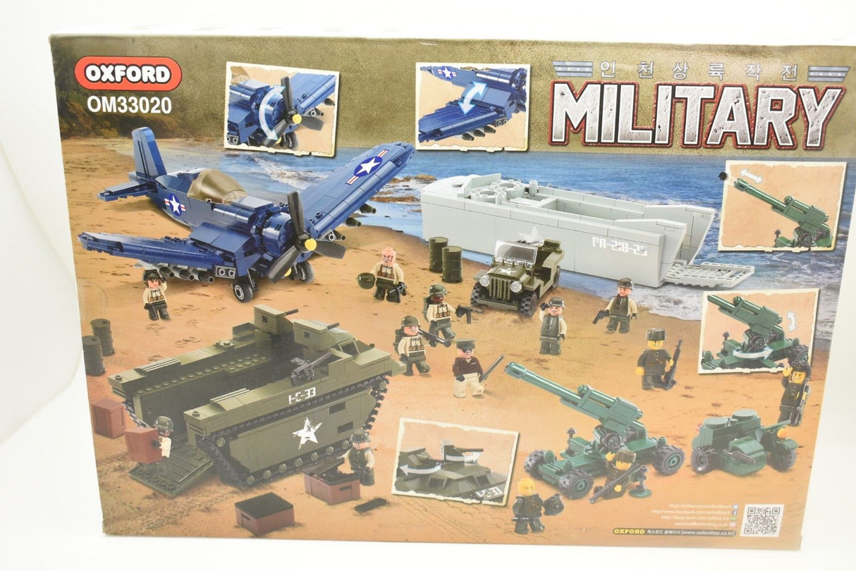 Military vehicle and aircraft set depicting WWII and Korean War landing operations for Oxford OXF33020