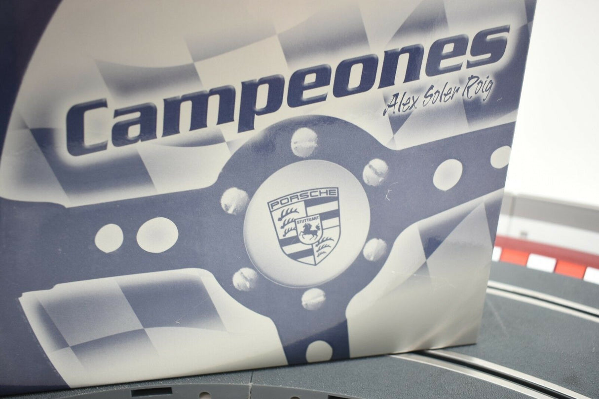 Trophy plaque with "Campeones" and Porsche crest for GB Track W02