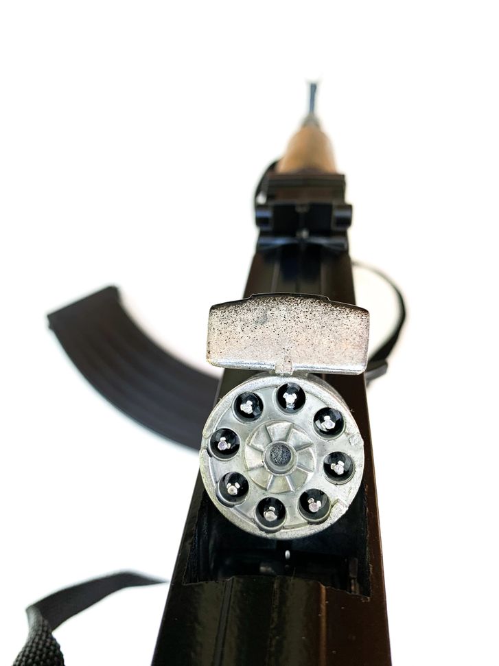 AK-47 rifle with visible magazine base and muzzle end for Gonher 1135/6
