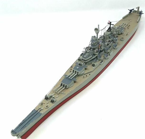 Plastic model kit of the USS Iowa battleship for Atlantis Model Co ALM369