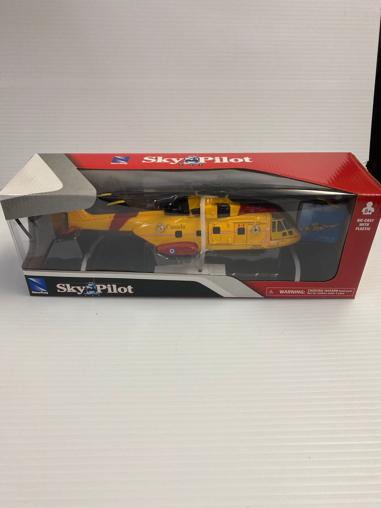 Toy helicopter in box: Canadian Search and Rescue EH 101 Agusta for NewRay 25513, package view, product view 3