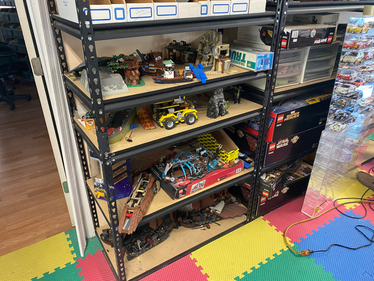 Mega Mega Mother Load of Lego sets , Bricks , prebuilt sets, Manuals, last 30 yr