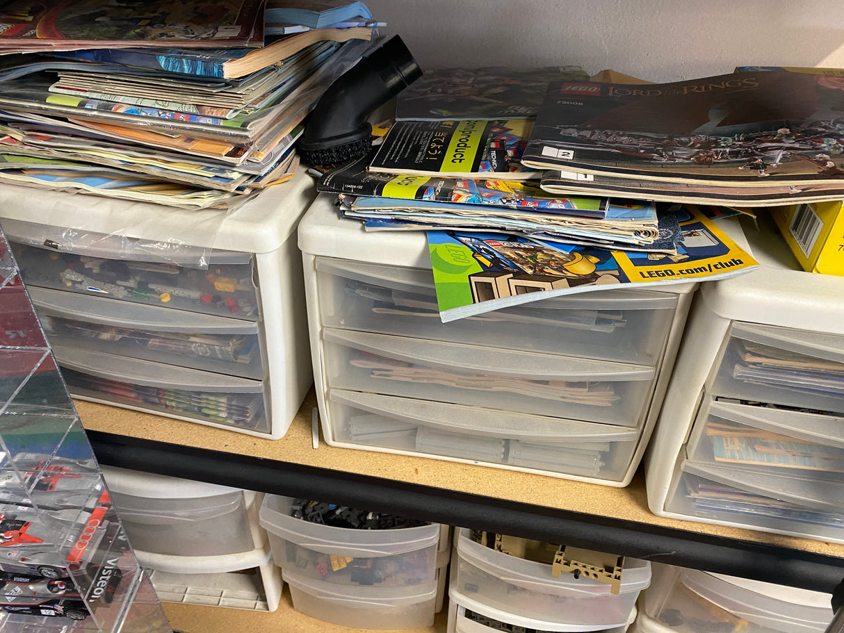 Mega Mega Mother Load of Lego sets , Bricks , prebuilt sets, Manuals, last 30 yr