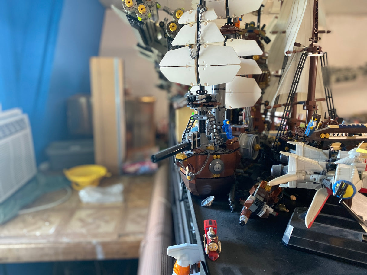 Mega Mega Mother Load of Lego sets , Bricks , prebuilt sets, Manuals, last 30 yr