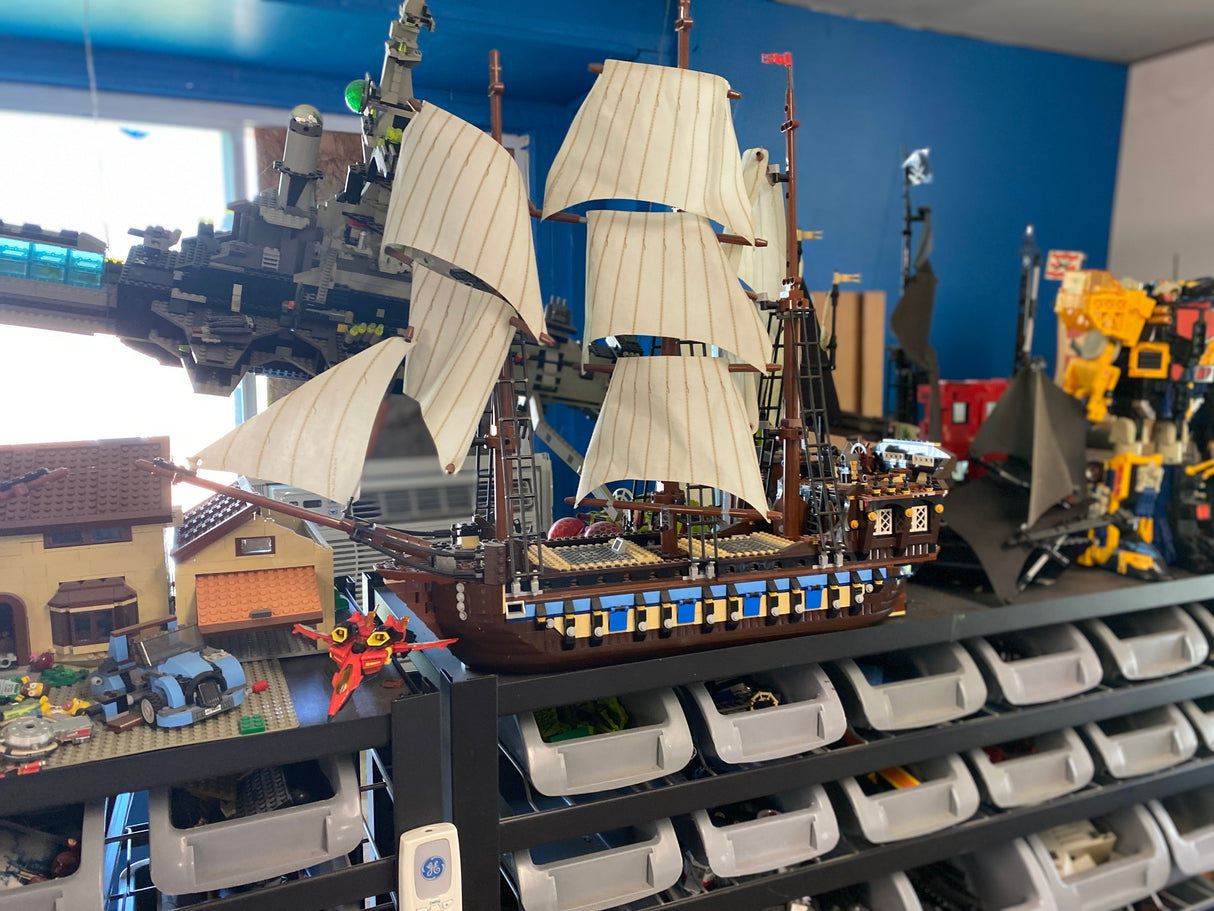 Mega Mega Mother Load of Lego sets , Bricks , prebuilt sets, Manuals, last 30 yr