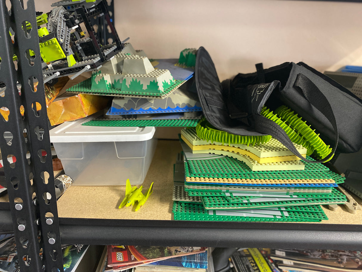 Mega Mega Mother Load of Lego sets , Bricks , prebuilt sets, Manuals, last 30 yr