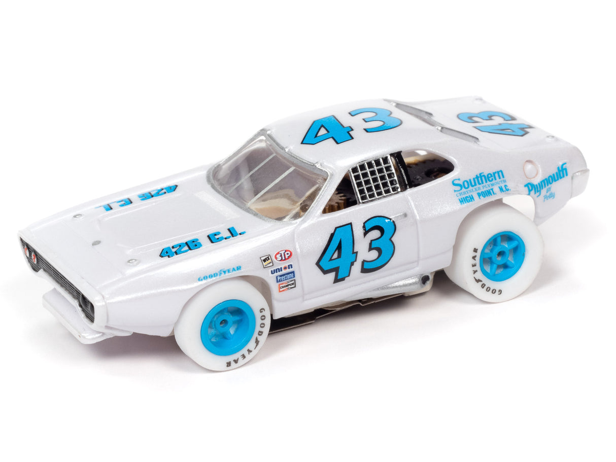 iWheels White Stock Car Legends R31 | SC355 | X-Traction-Auto World-1971 Plymouth Road Runner - Southern - Richard Petty | SC355YARBOROUGH-ProTinkerToys