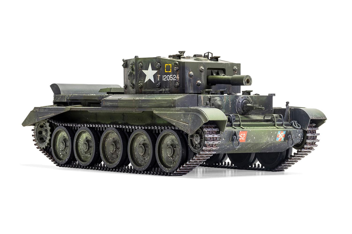 Model tank of a Cromwell Mk.VI, painted dark green with markings for Airfix A1374