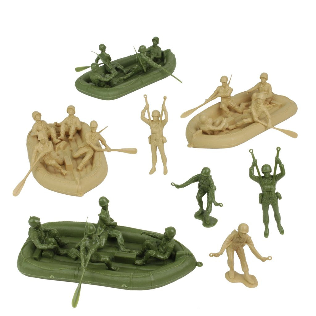 Marx army men set: green and tan WWII soldiers in beach assault poses for BMC 48575