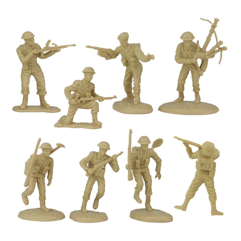 Plastic army men figures depicting WWII D-Day Normandy soldiers for BMC 40009