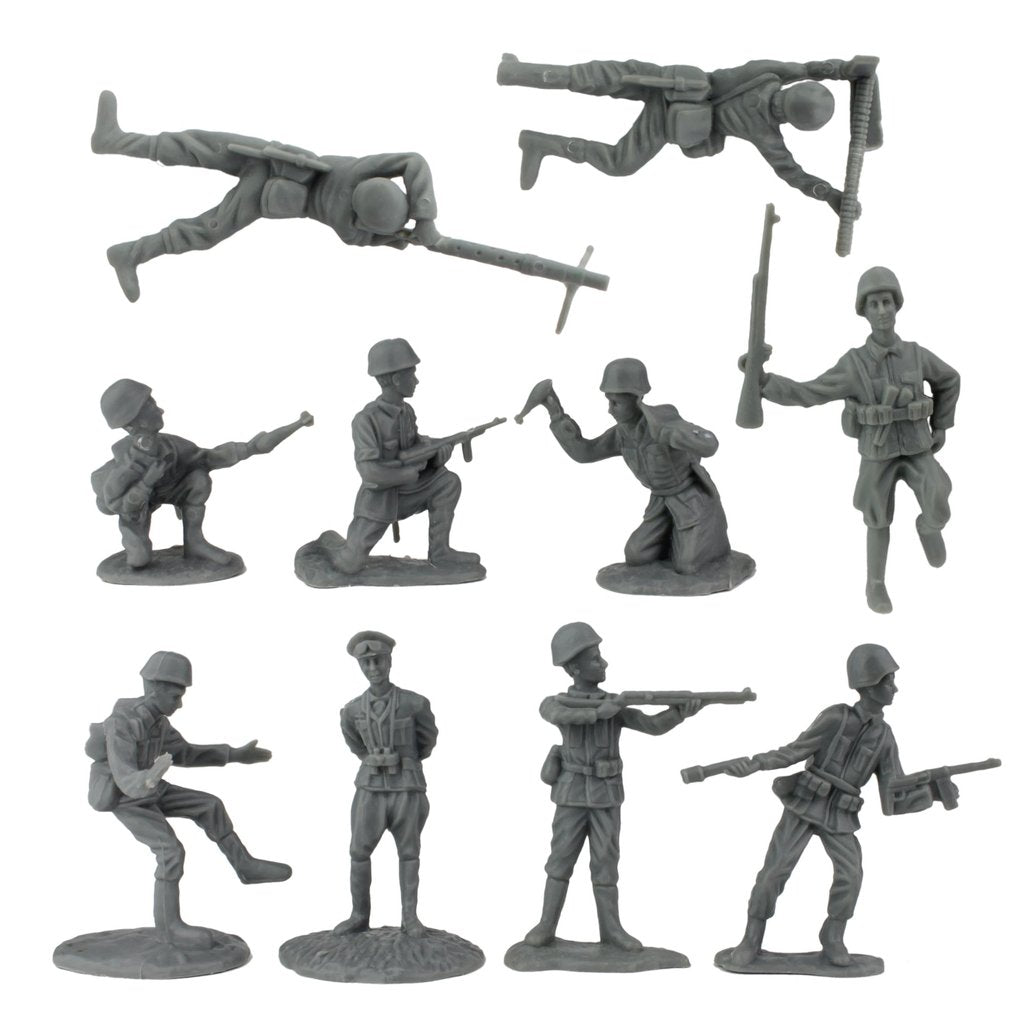 Plastic army men figures depicting WWII D-Day Normandy invasion soldiers for BMC 40009, front view
