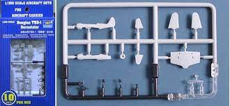 Scale aircraft carrier deck landing catapult and arresting gear set for Trumpeter 06203