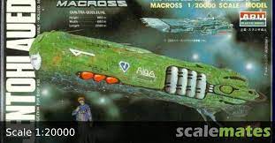 Sci-fi model kit: green spacecraft, Macross Quiltra-Queleual, 1:20000 scale for Arii AR-332-300