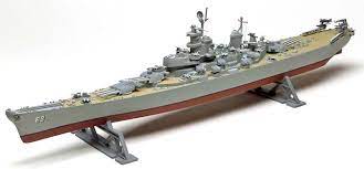 Scale model of the USS Missouri battleship for Revell 301